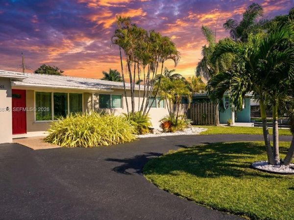 601 NE 2nd St, Dania Beach, FL 33004