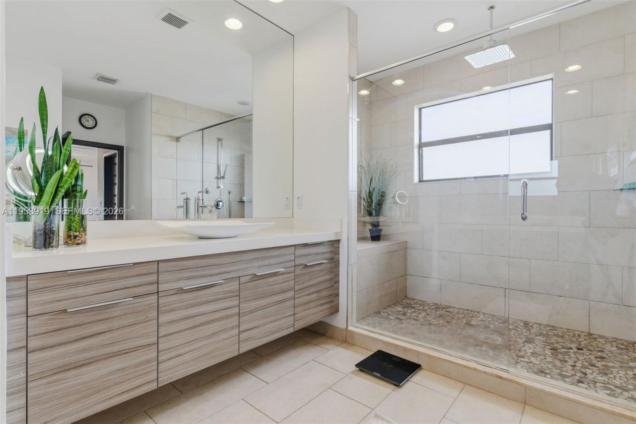 16044 SW 136th Way, Miami, FL 33196 Photo