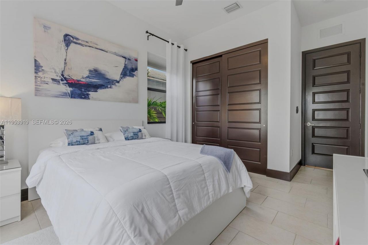 16044 SW 136th Way, Miami, FL 33196 Photo