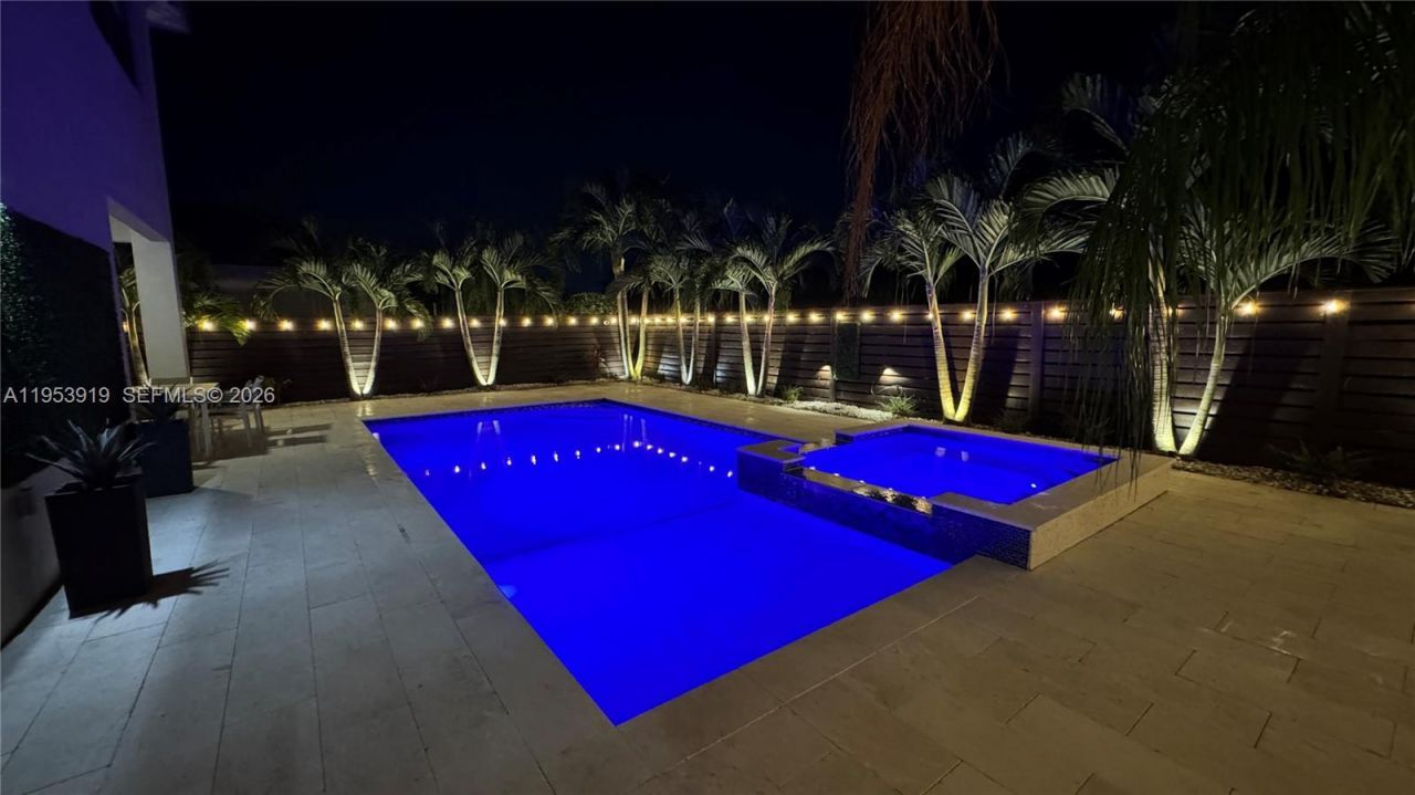 16044 SW 136th Way, Miami, FL 33196 Photo