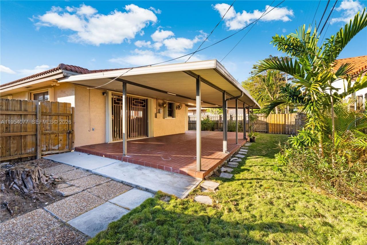 3895 SW 68th Ave, Miami, FL 33155 Photo