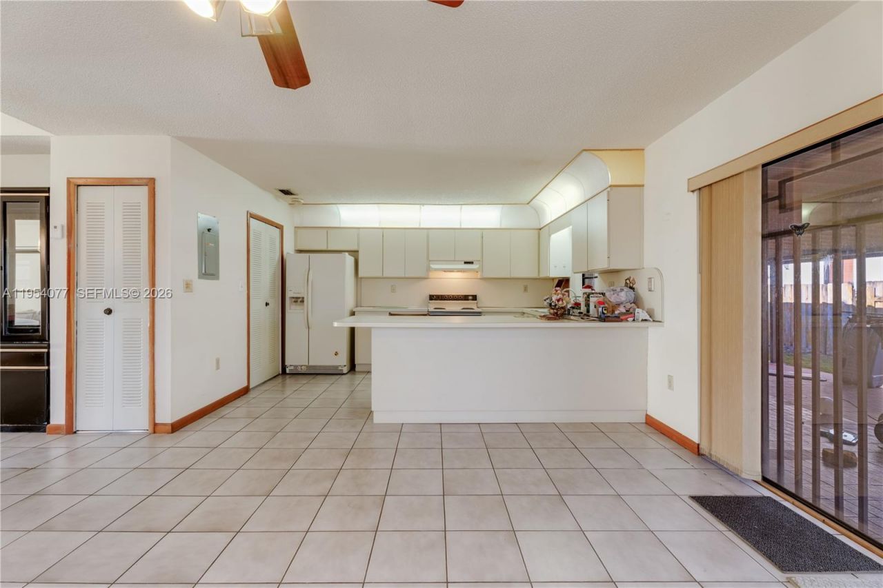 3895 SW 68th Ave, Miami, FL 33155 Photo