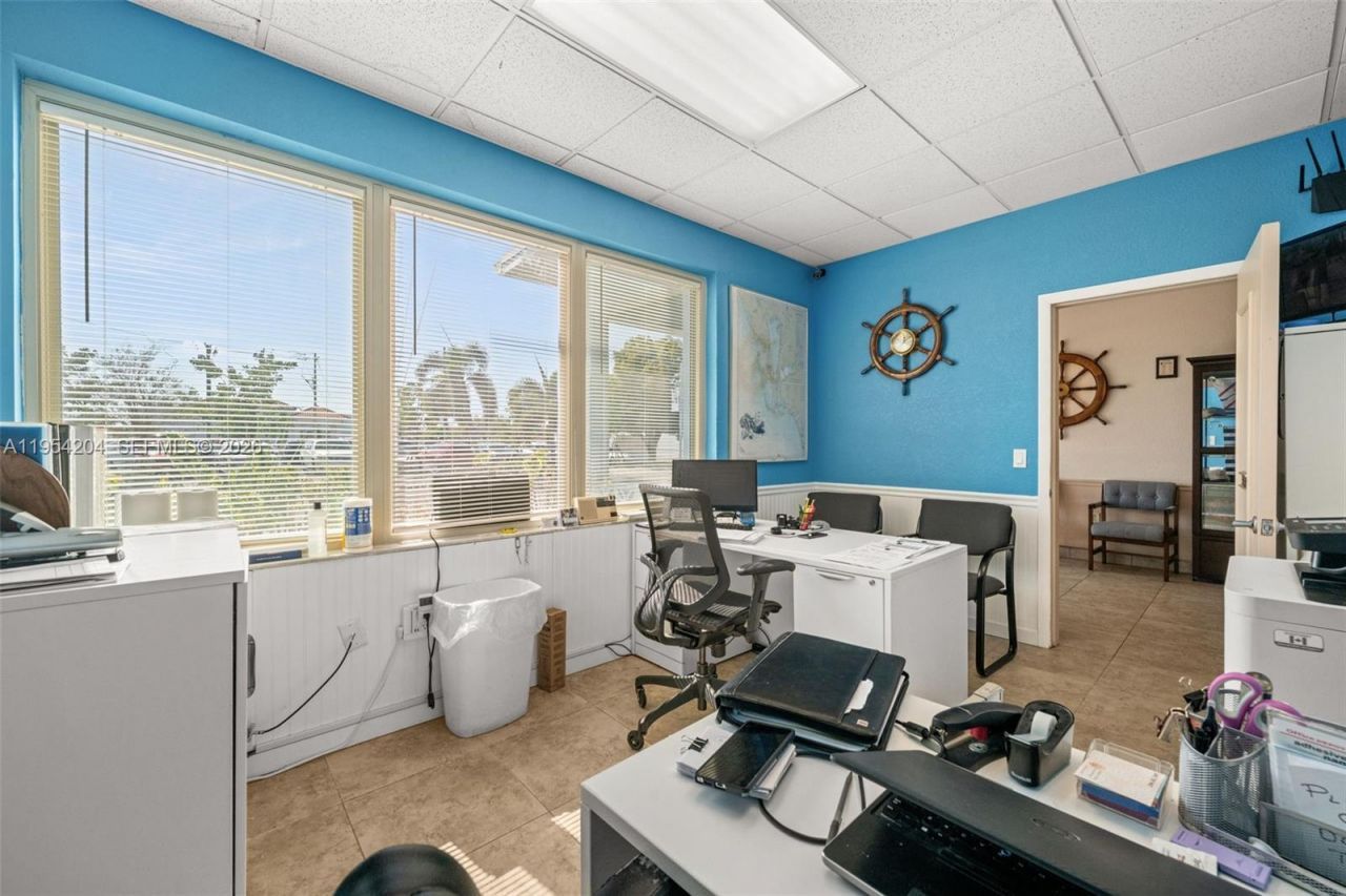 917 SE 47th Ter, Cape Coral, FL 33904 Photo