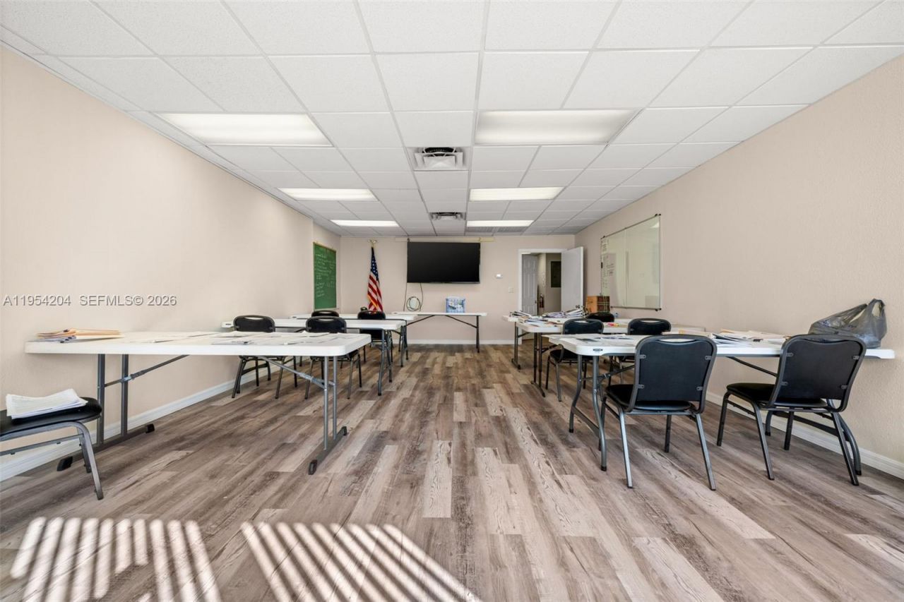 917 SE 47th Ter, Cape Coral, FL 33904 Photo