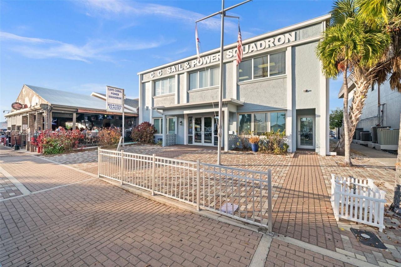 917 SE 47th Ter, Cape Coral, FL 33904 Photo