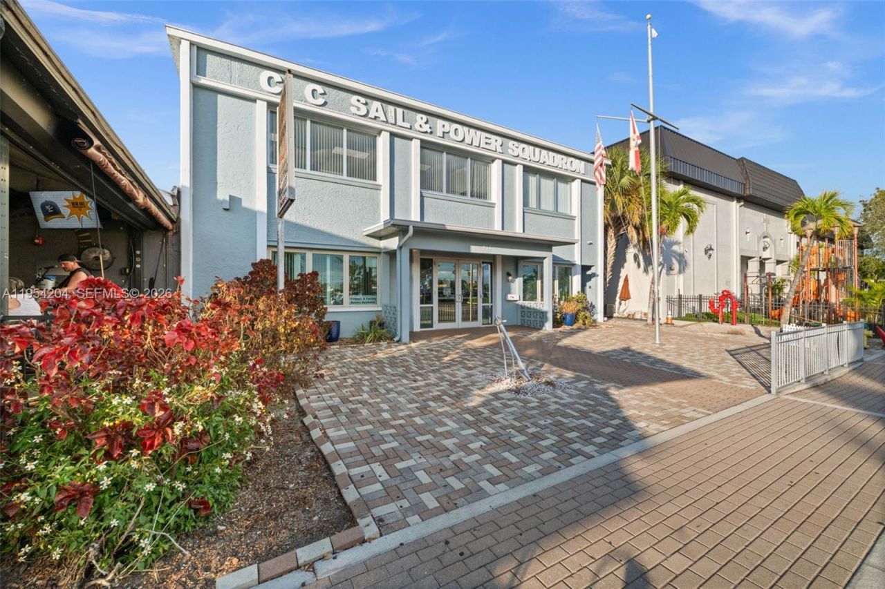 917 SE 47th Ter, Cape Coral, FL 33904 Photo