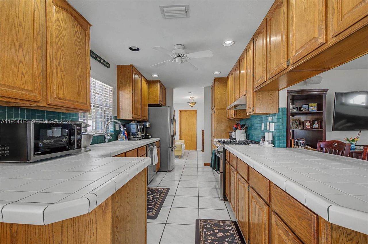 9412 SW 184th Ter, Cutler Bay, FL 33157 Photo