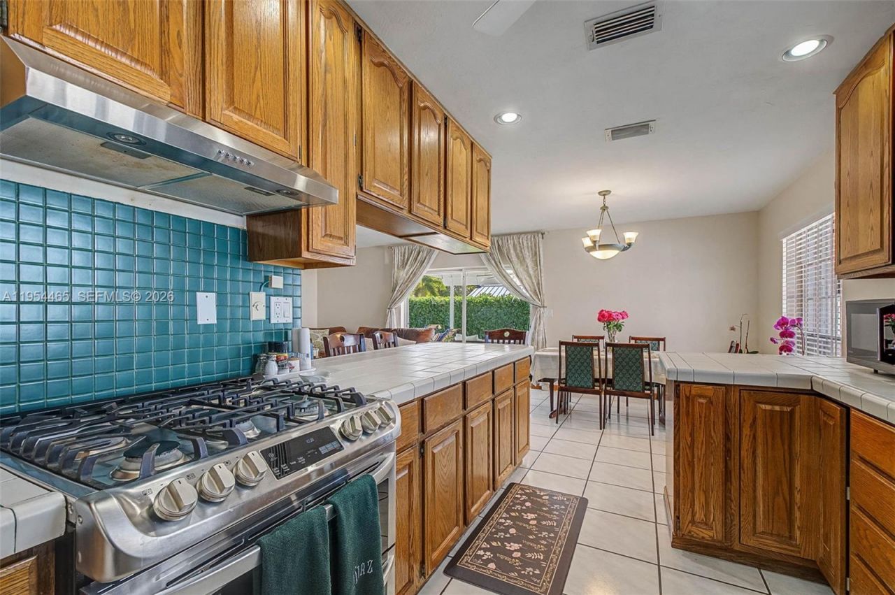 9412 SW 184th Ter, Cutler Bay, FL 33157 Photo