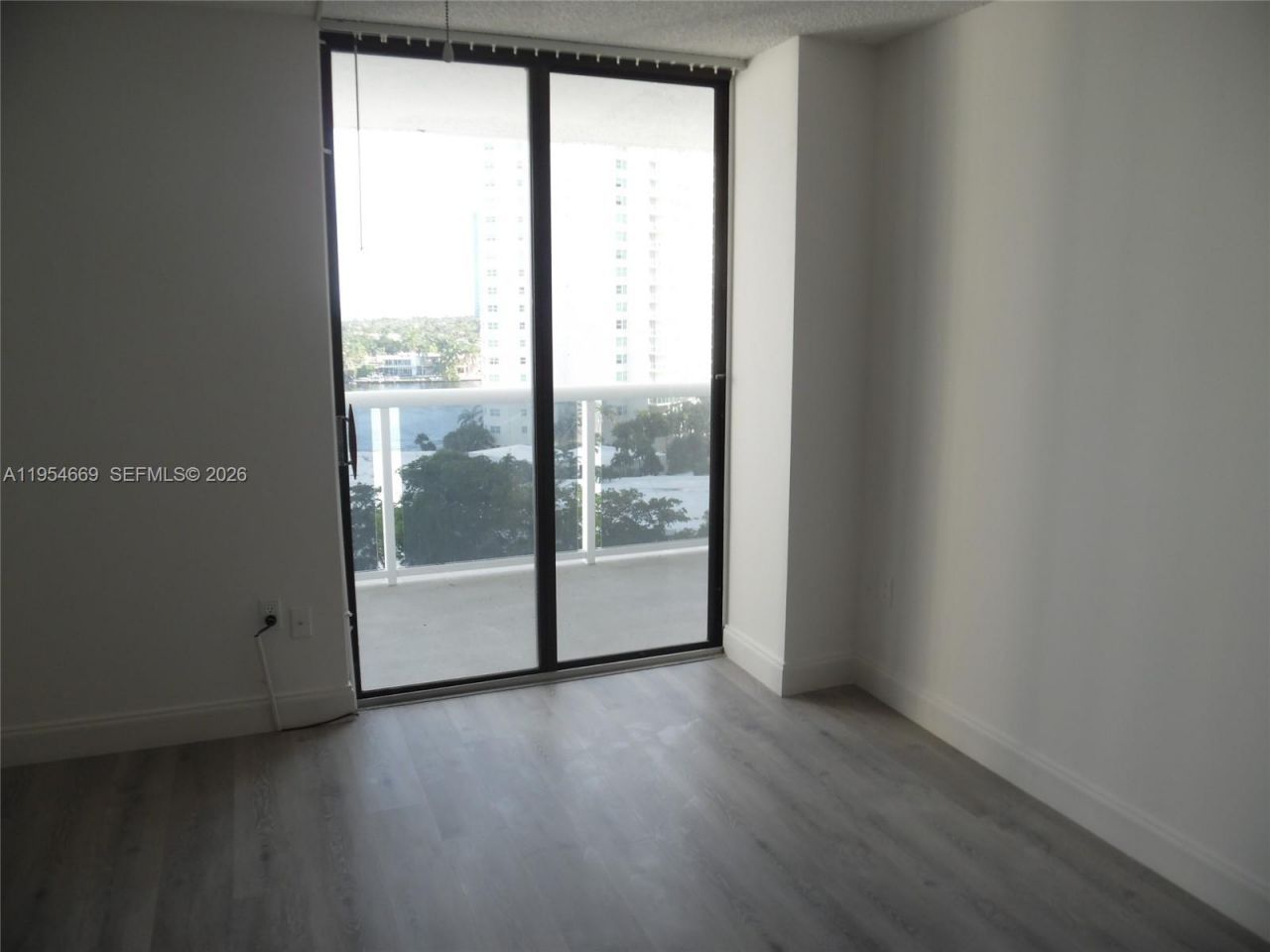 20505 E Country Club Dr, Unit 1135, Aventura, FL 33180 Photo