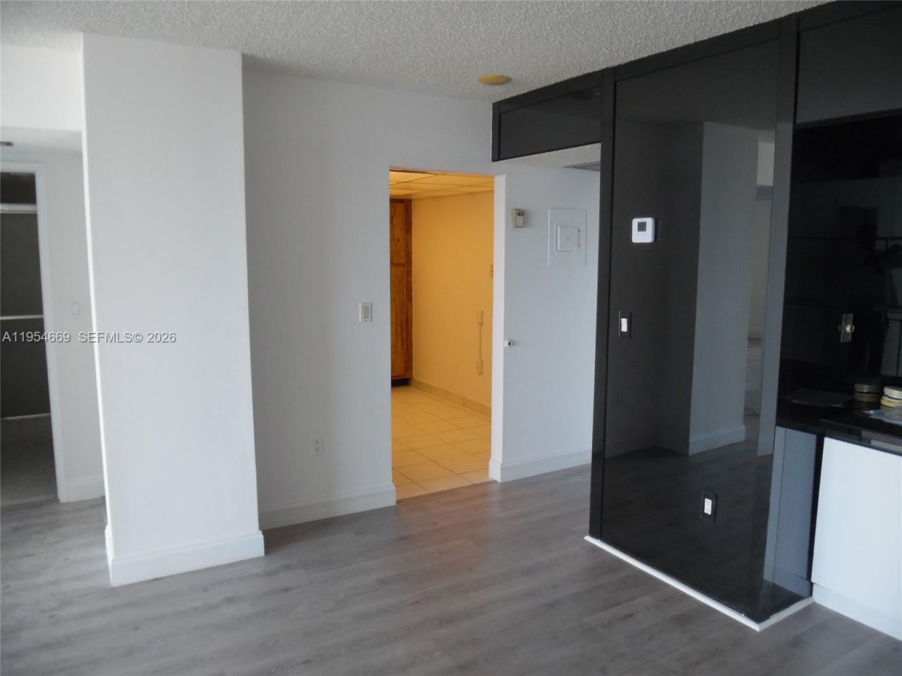 20505 E Country Club Dr, Unit 1135, Aventura, FL 33180 Photo