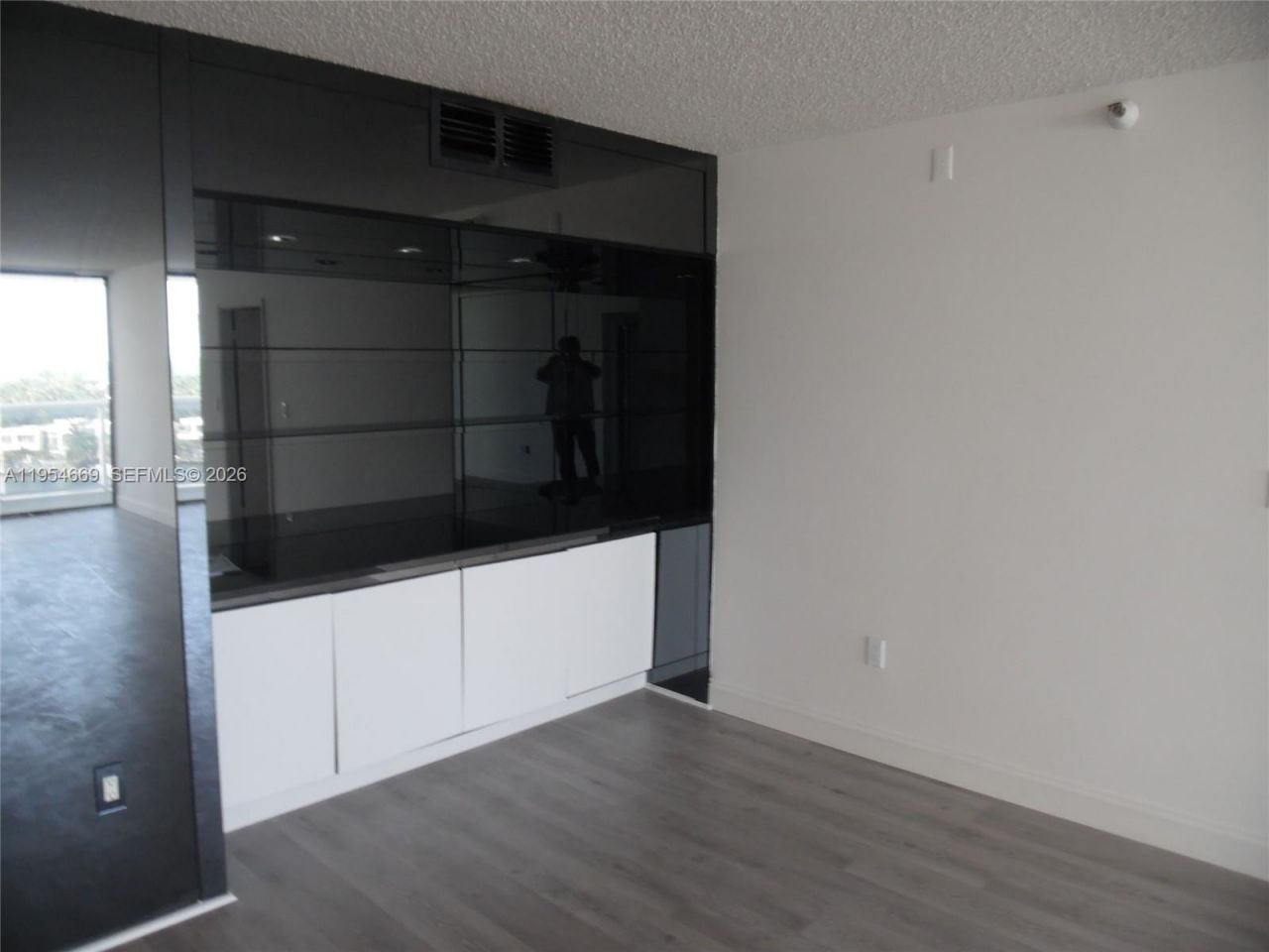 20505 E Country Club Dr , Unit 1135, Aventura, FL 33180 Photo