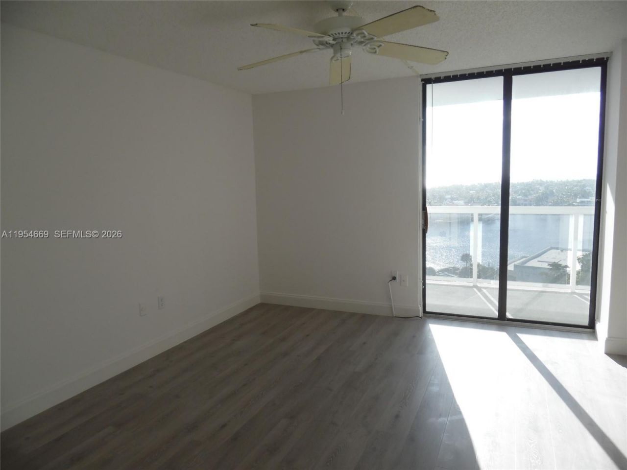 20505 E Country Club Dr, Unit 1135, Aventura, FL 33180 Photo