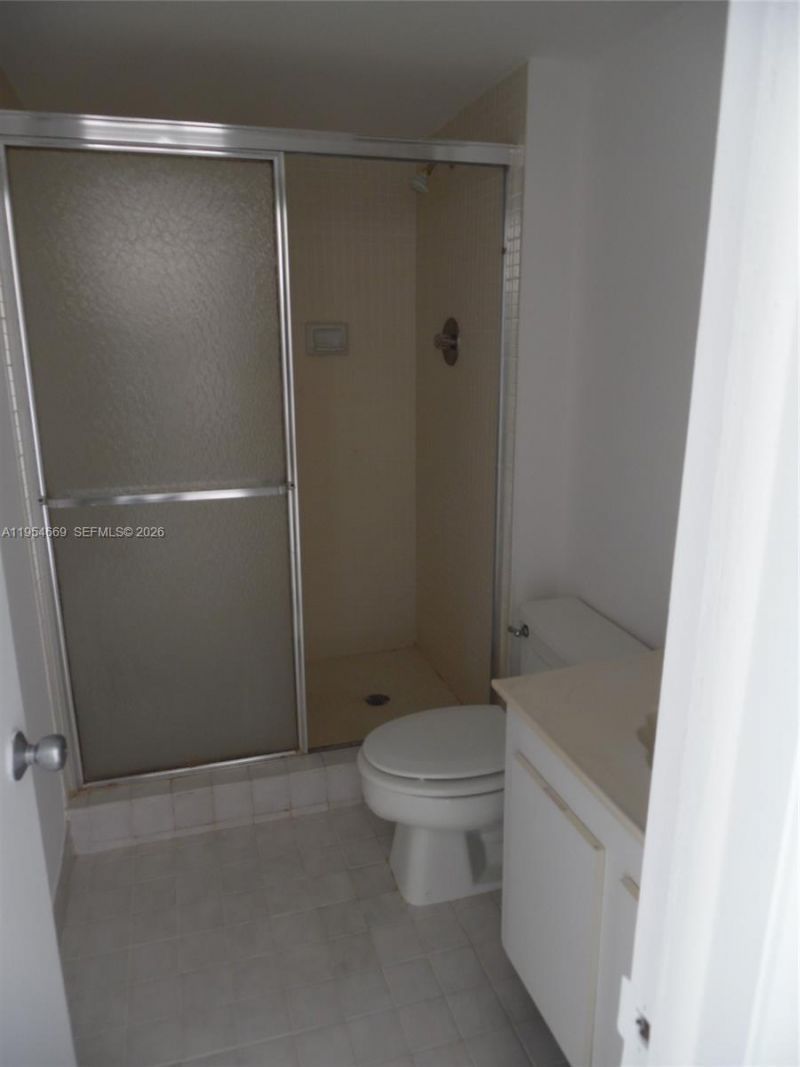 20505 E Country Club Dr, Unit 1135, Aventura, FL 33180 Photo