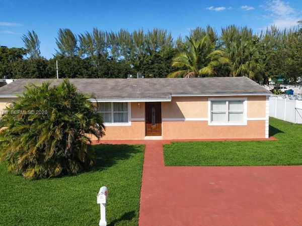 2411 NW 208th St, Miami Gardens, FL 33056