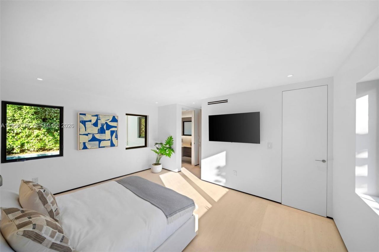 222 E Rivo Alto Dr , Miami Beach, FL 33139 Photo