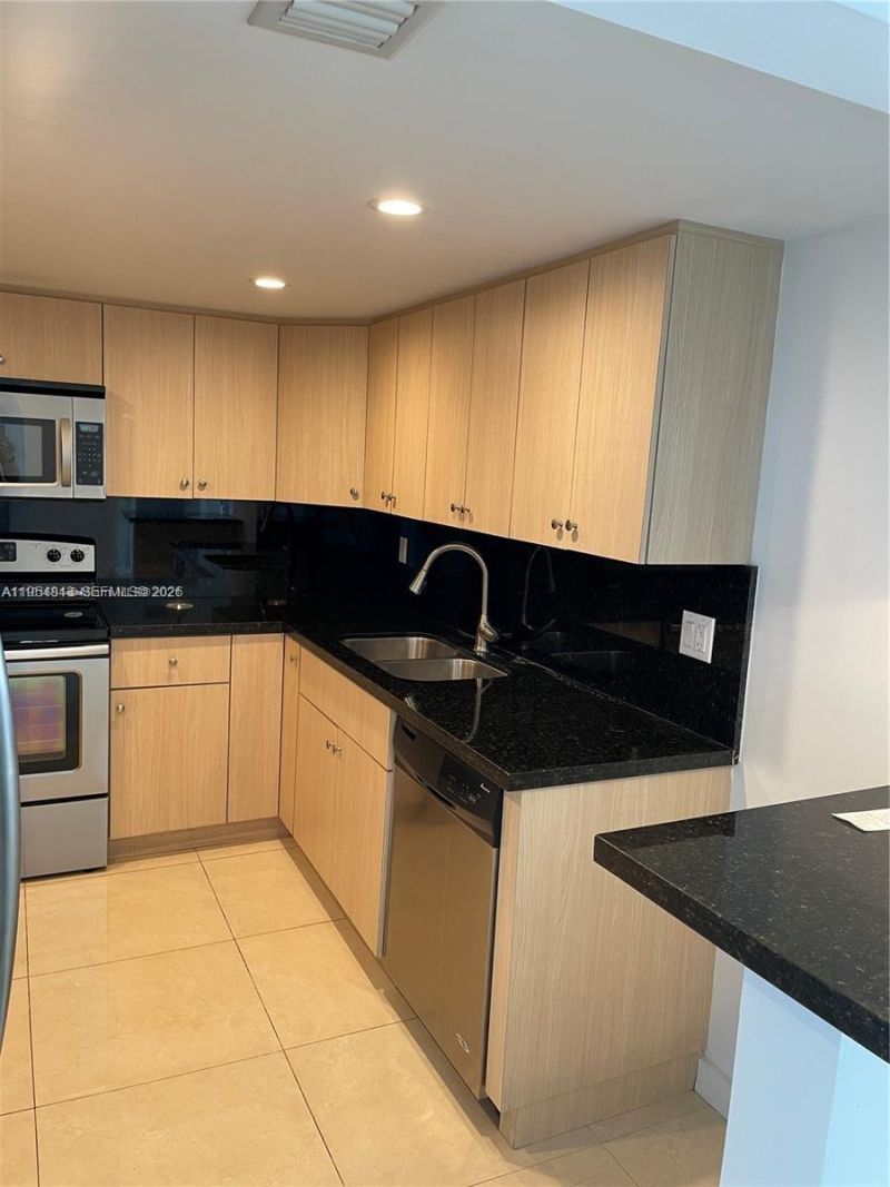 13155 Ixora Ct , Unit 901, North Miami, FL 33181 Photo