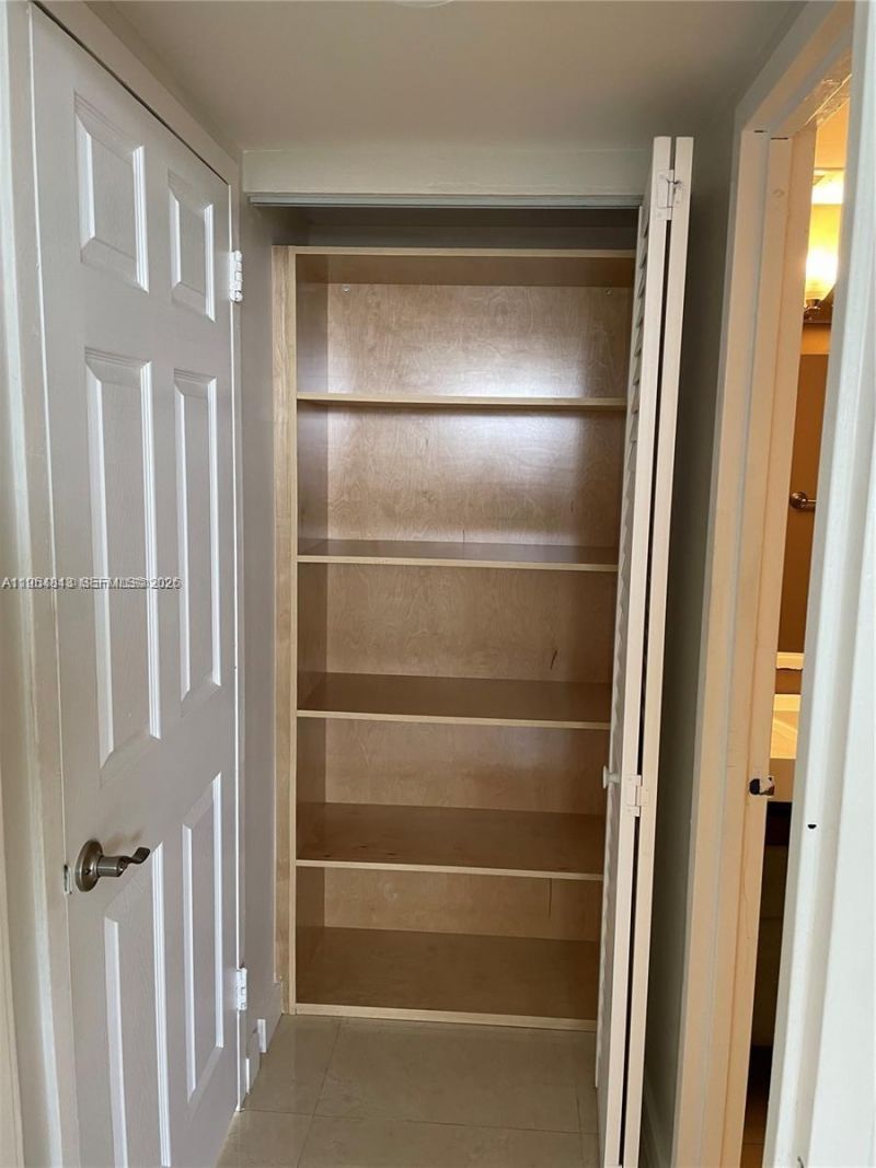 13155 Ixora Ct, Unit 901, North Miami, FL 33181 Photo