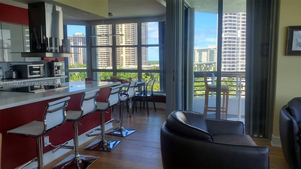 3600 Mystic Pointe Dr, Unit 913, Aventura, FL 33180 Photo