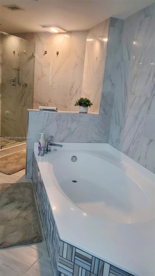 3600 Mystic Pointe Dr, Unit 913, Aventura, FL 33180 Photo