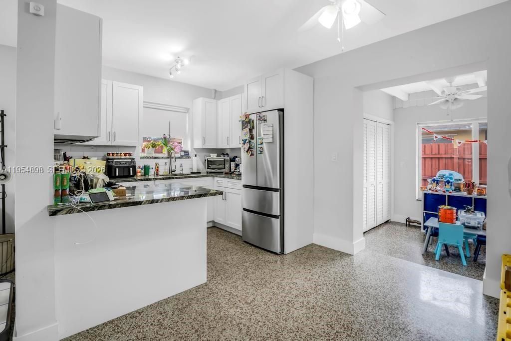 9435-9437 SW 39th St, Miami, FL 33165 Photo