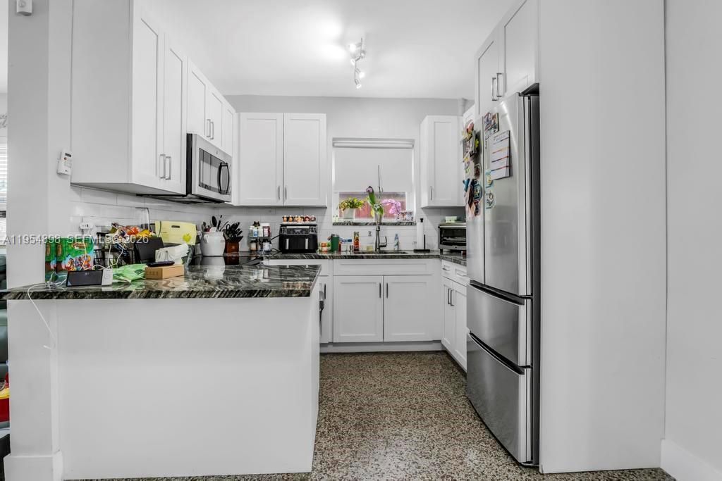 9435-9437 SW 39th St, Miami, FL 33165 Photo