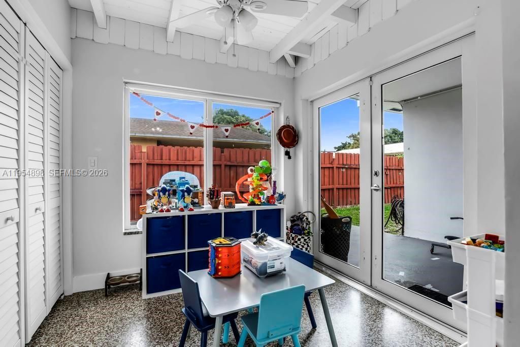 9435-9437 SW 39th St, Miami, FL 33165 Photo