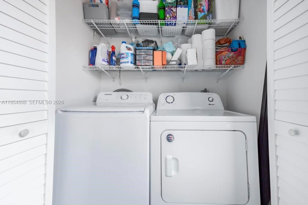 9435-9437 SW 39th St, Miami, FL 33165 Photo