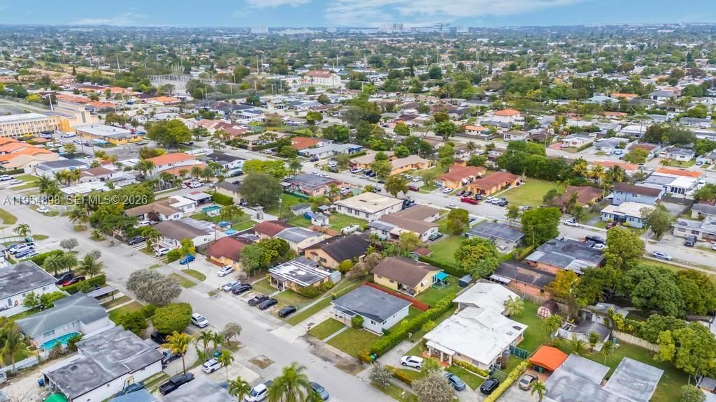 9435-9437 SW 39th St, Miami, FL 33165 Photo