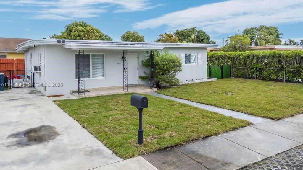 9435-9437 SW 39th St, Miami, FL 33165 Photo