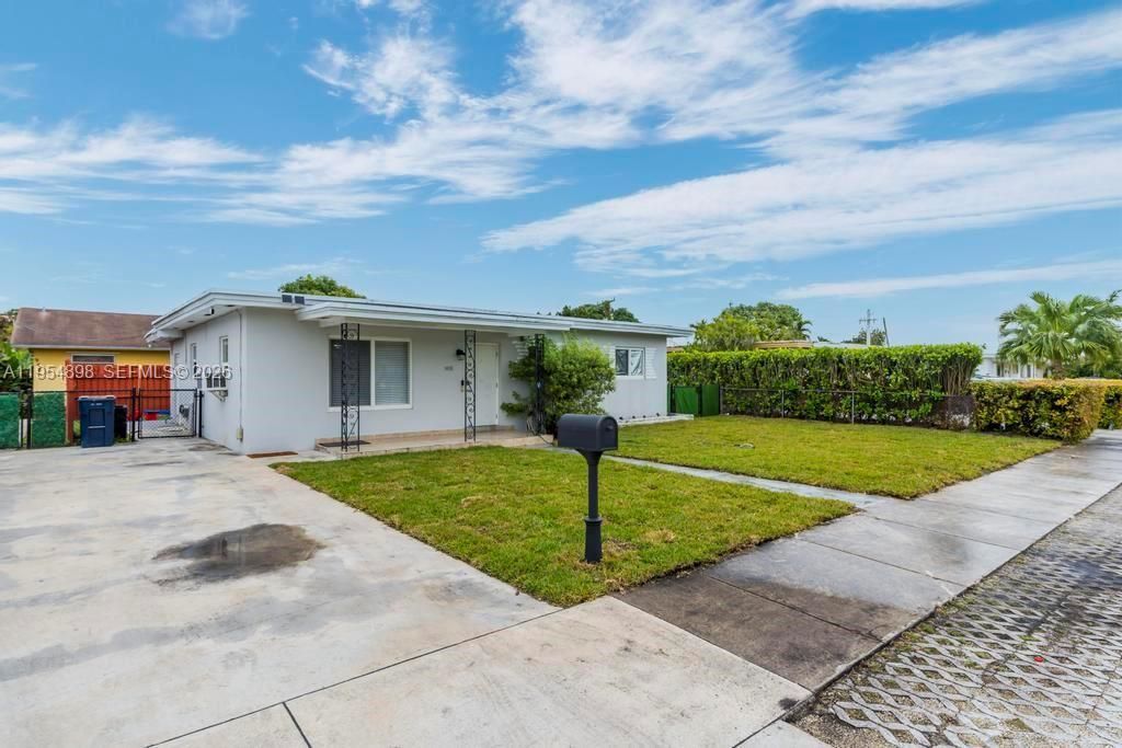 9435-9437 SW 39th St, Miami, FL 33165 Photo