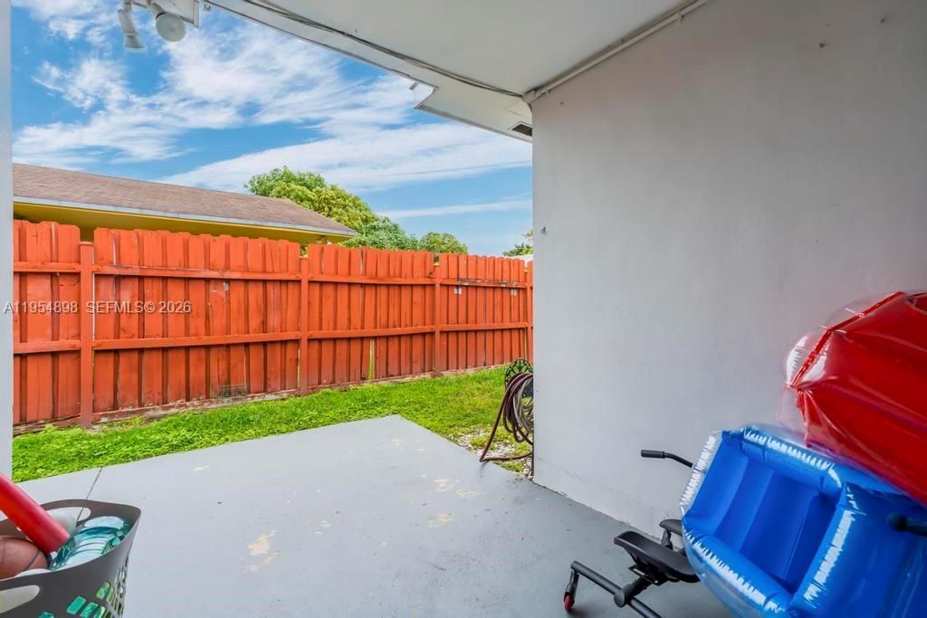 9435-9437 SW 39th St, Miami, FL 33165 Photo