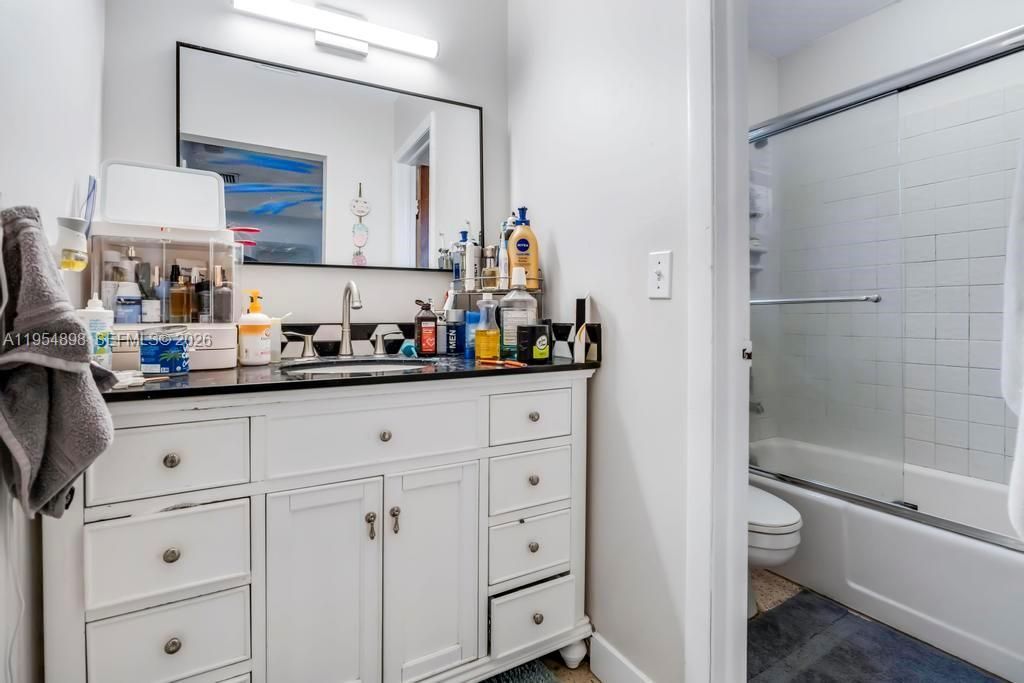 9435-9437 SW 39th St, Miami, FL 33165 Photo