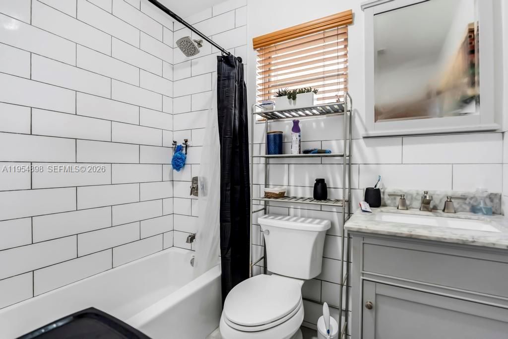 9435-9437 SW 39th St, Miami, FL 33165 Photo