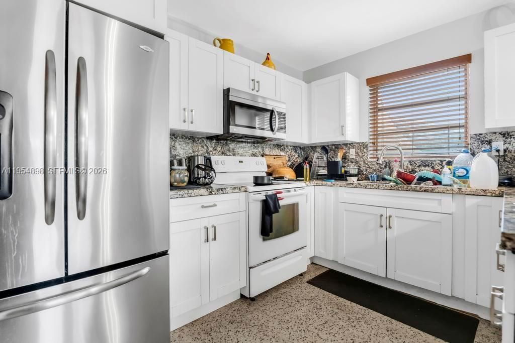 9435-9437 SW 39th St, Miami, FL 33165 Photo