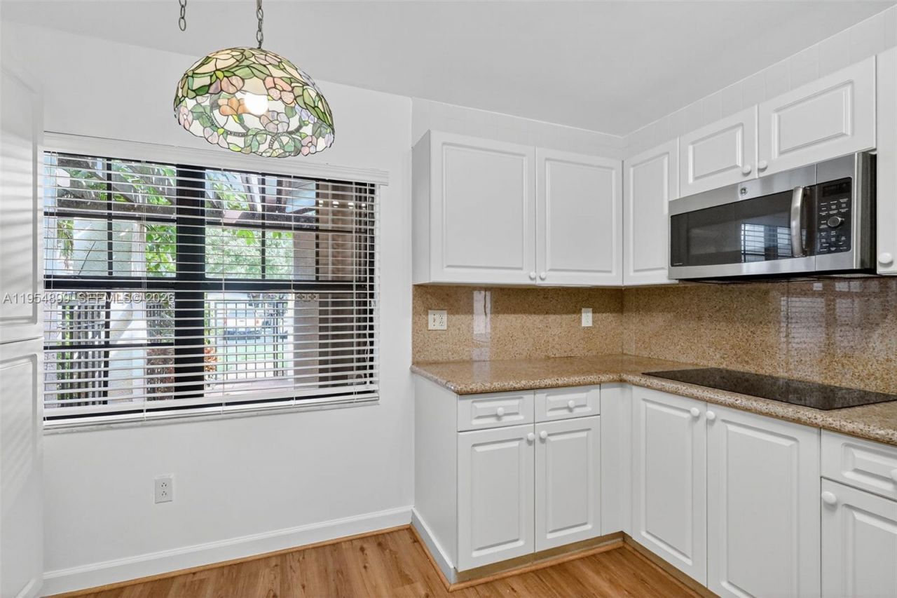 13702 SW 101st Ter, Miami, FL 33186 Photo