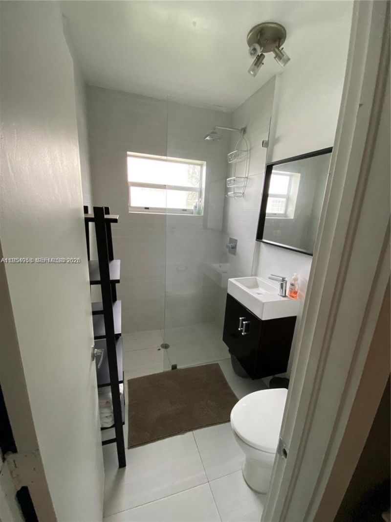 1604 Drexel Ave, Unit 201, Miami Beach, FL 33139 Photo