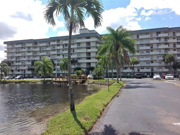 250 Jacaranda Dr, Unit 507, Plantation, FL 33324