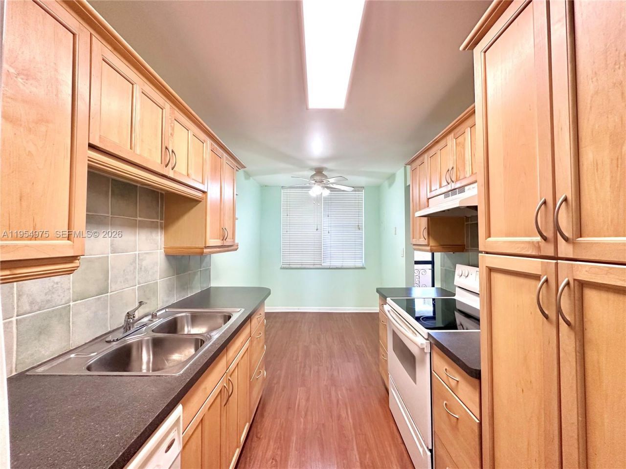 250 Jacaranda Dr, Unit 507, Plantation, FL 33324 Photo