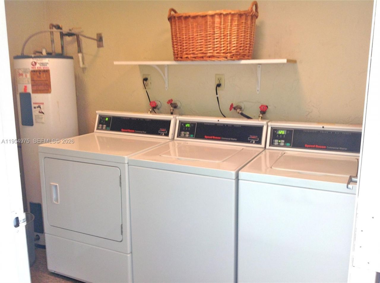 250 Jacaranda Dr, Unit 507, Plantation, FL 33324 Photo