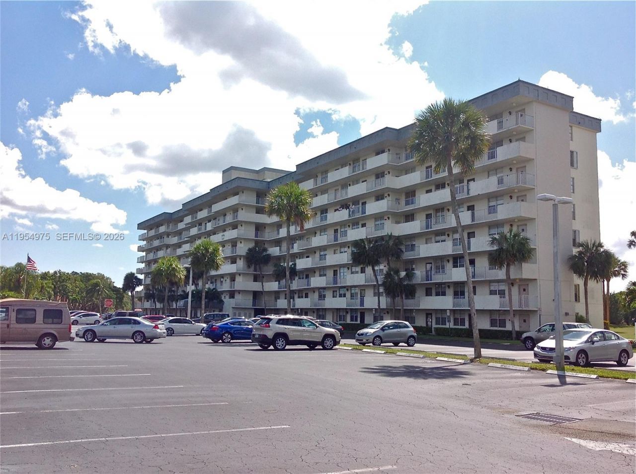 250 Jacaranda Dr, Unit 507, Plantation, FL 33324 Photo