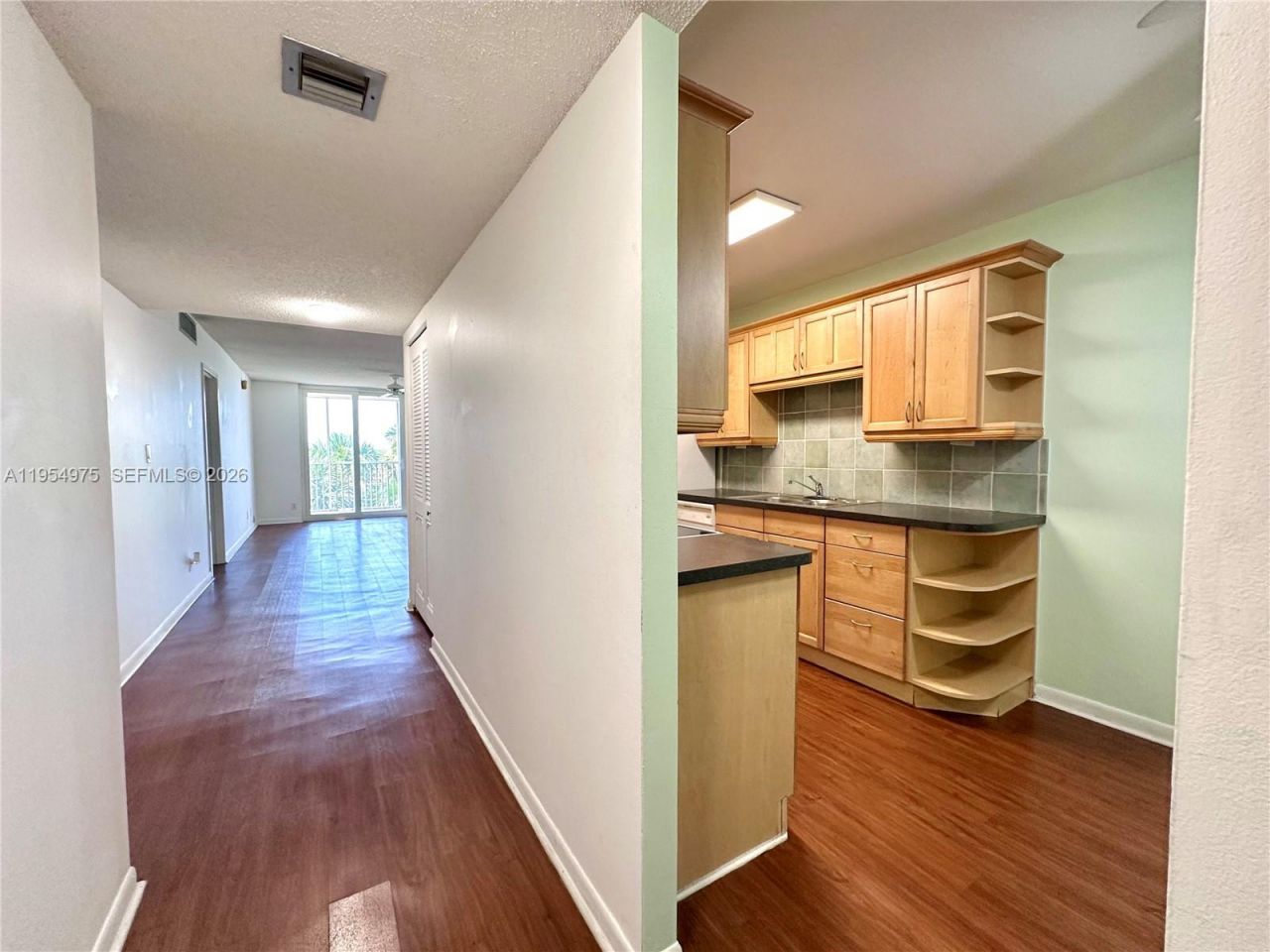 250 Jacaranda Dr, Unit 507, Plantation, FL 33324 Photo