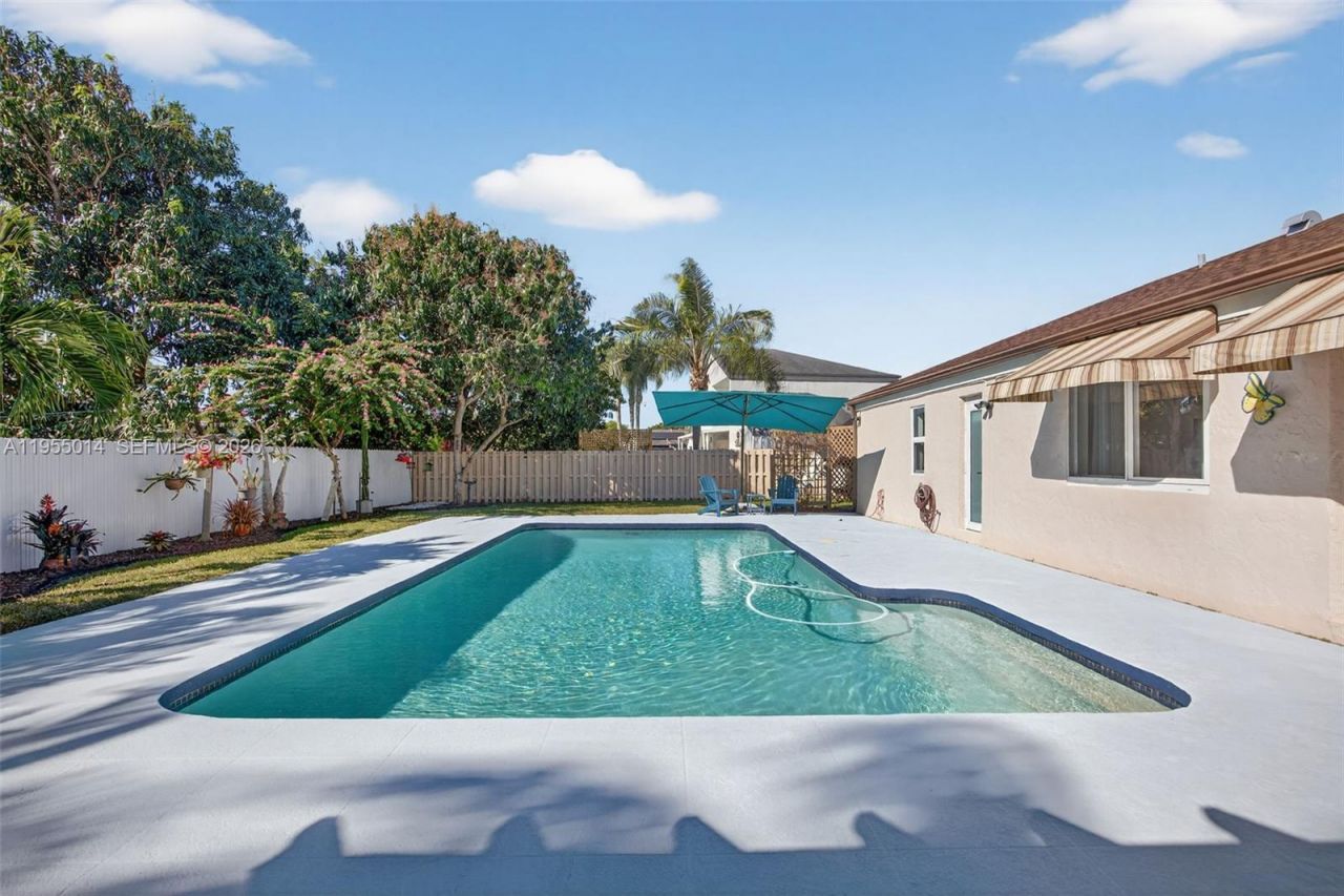 15280 SW 153rd St, Miami, FL 33187 Photo