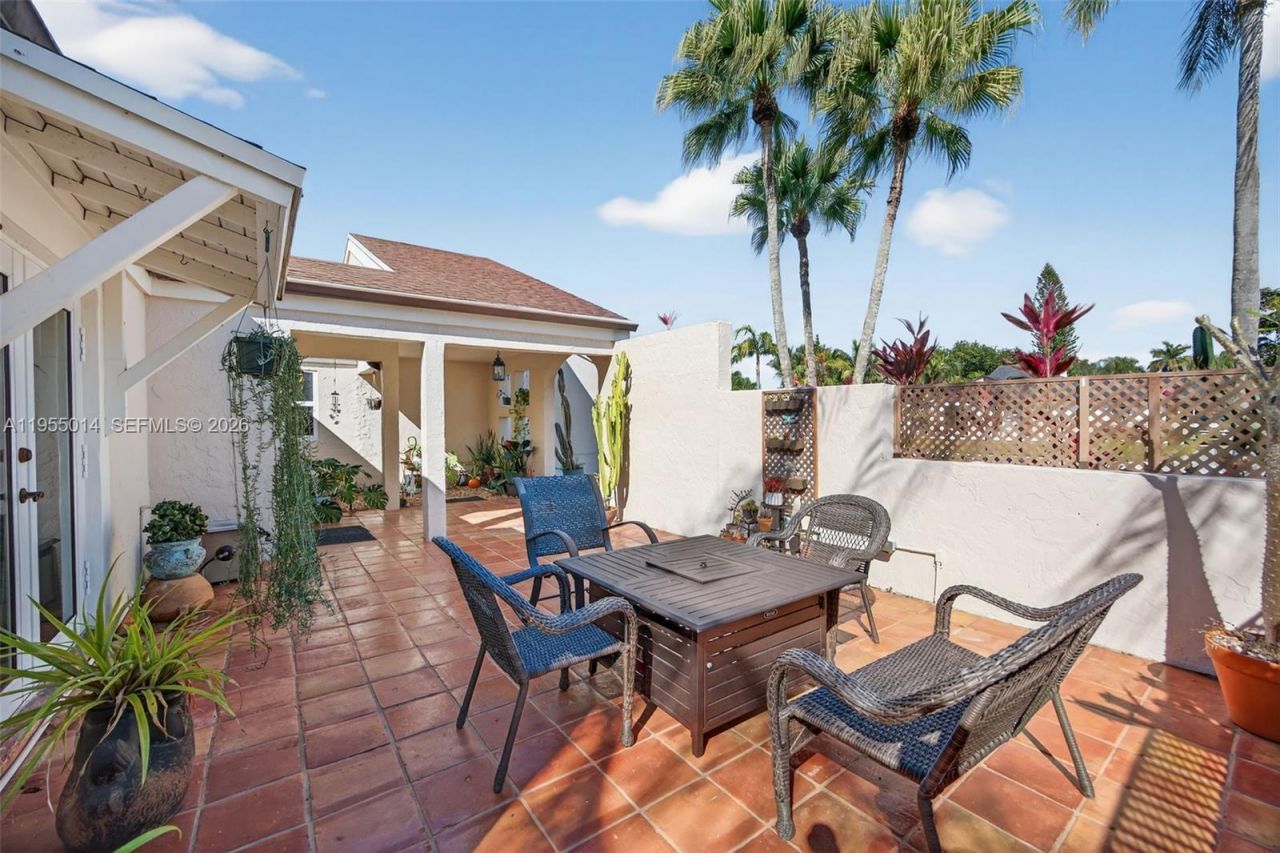 15280 SW 153rd St, Miami, FL 33187 Photo