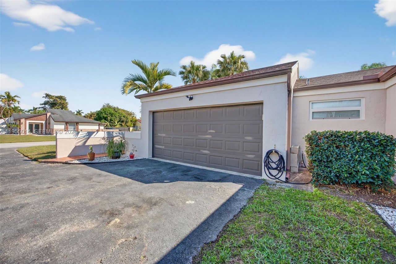 15280 SW 153rd St, Miami, FL 33187 Photo