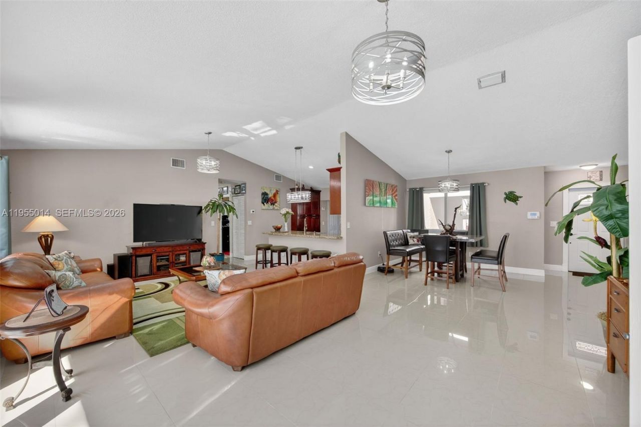 15280 SW 153rd St, Miami, FL 33187 Photo