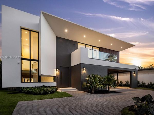 30 Samana Dr , Coconut Grove, FL 33133