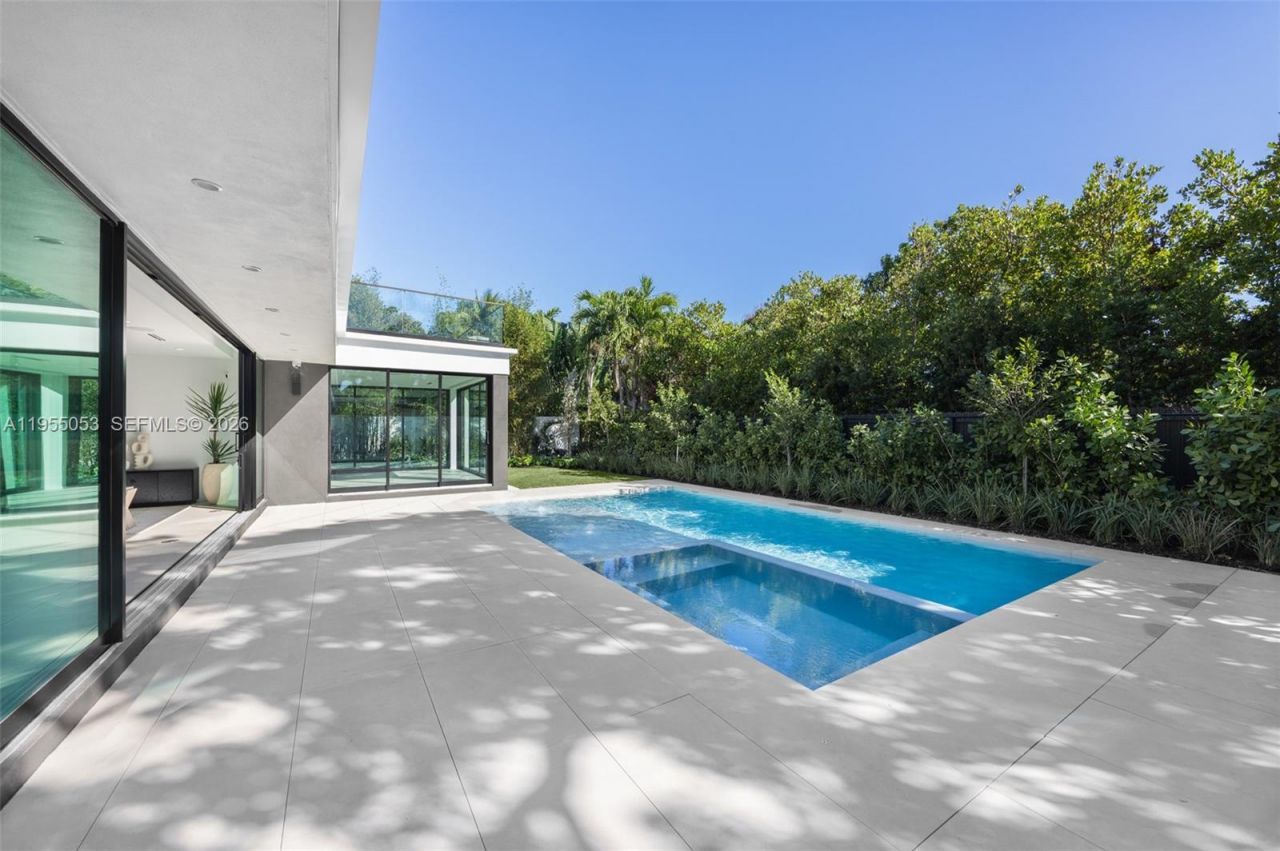 30 Samana Dr, Coconut Grove, FL 33133 Photo