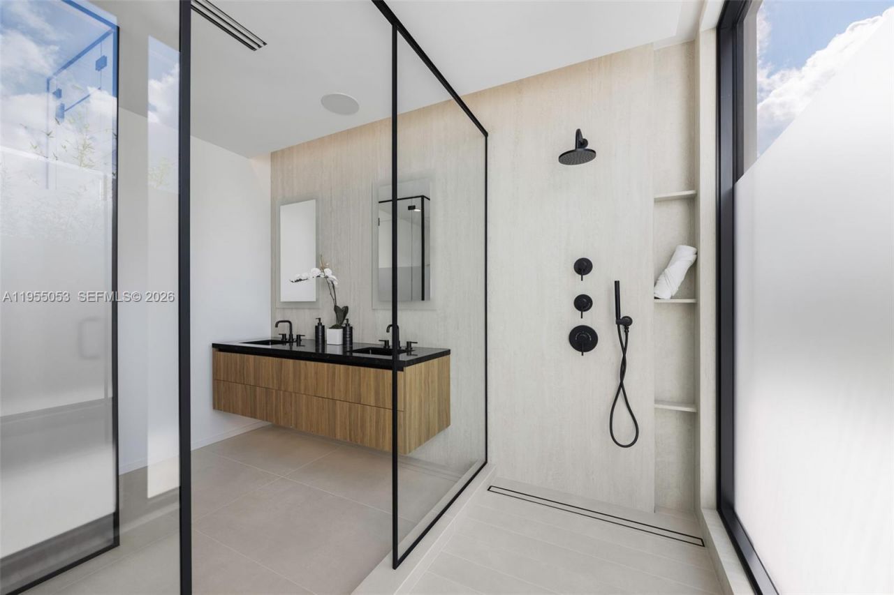 30 Samana Dr , Coconut Grove, FL 33133 Photo