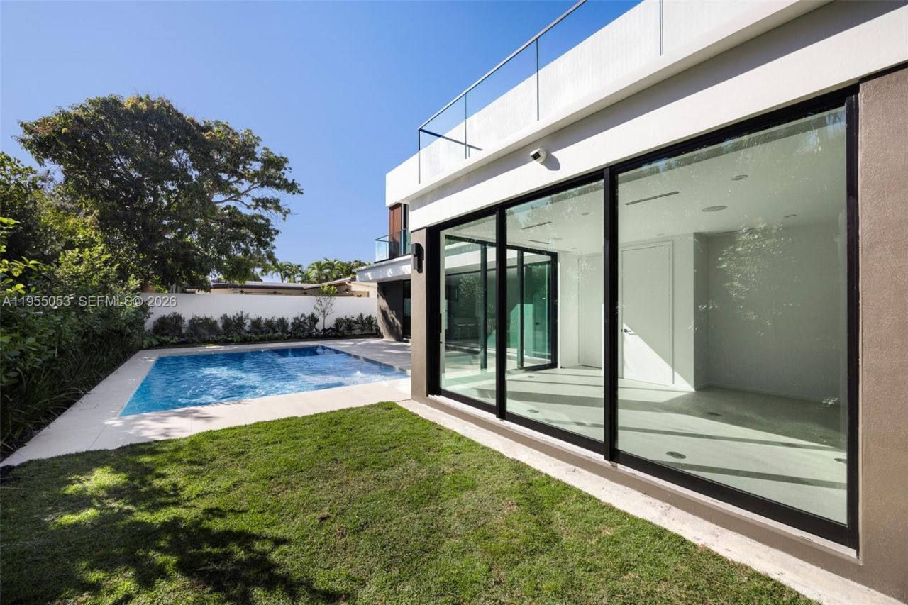 30 Samana Dr , Coconut Grove, FL 33133 Photo