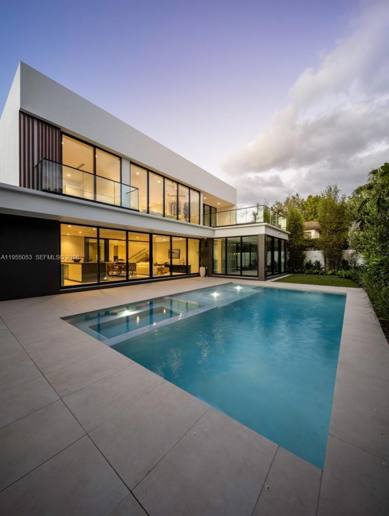 30 Samana Dr, Coconut Grove, FL 33133 Photo